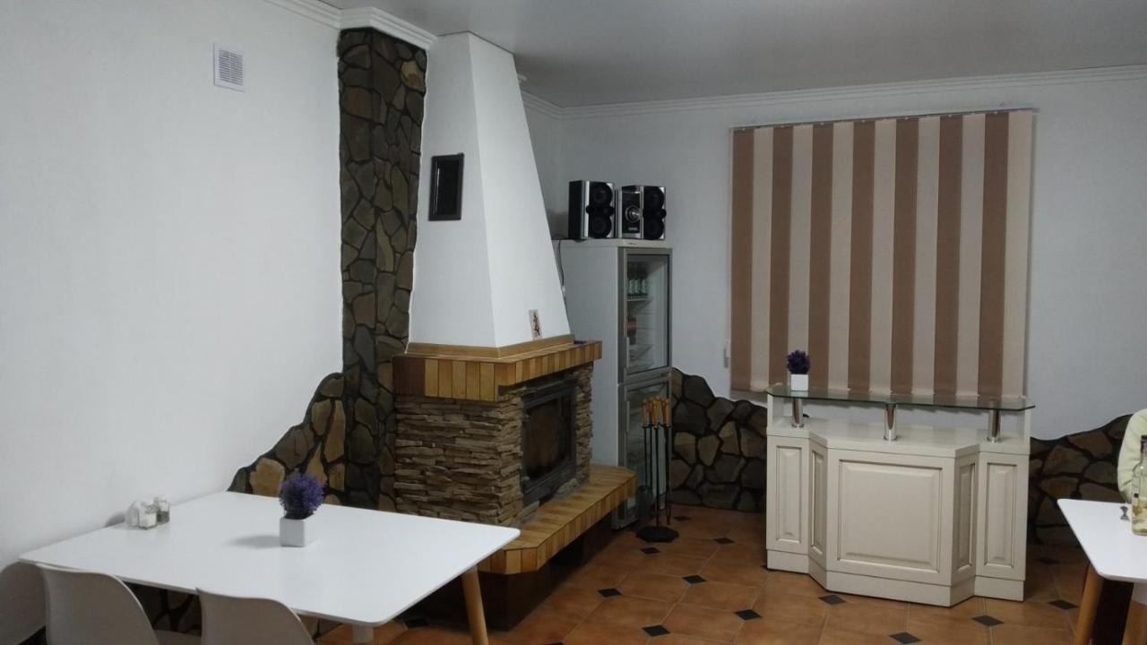 На Березі Черемошу Verkhovyna Extérieur photo
